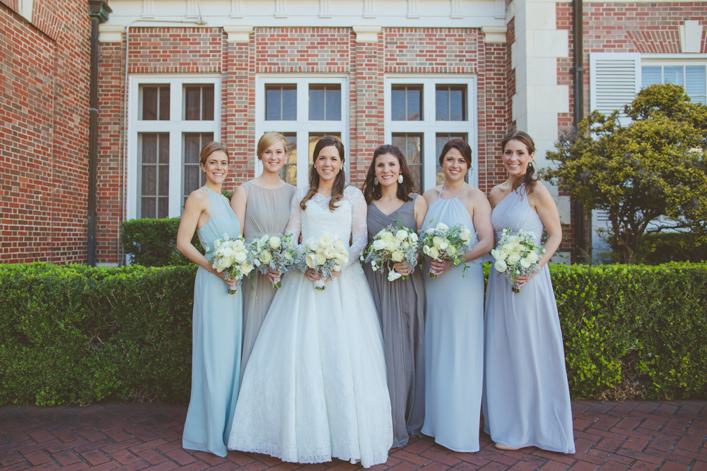 bridal party in front of texas federation of women's club mansion