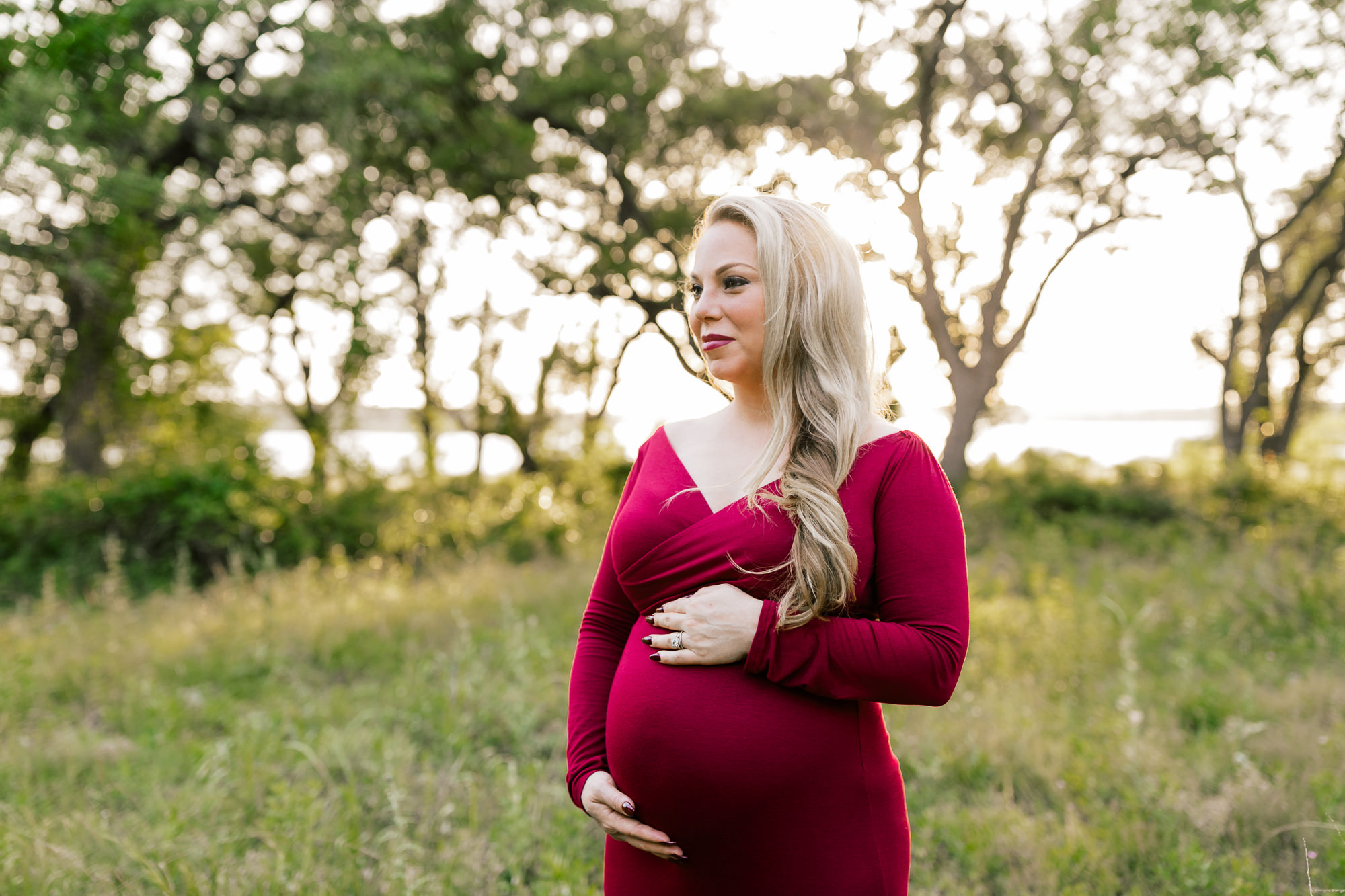 Maternity Session in a field 