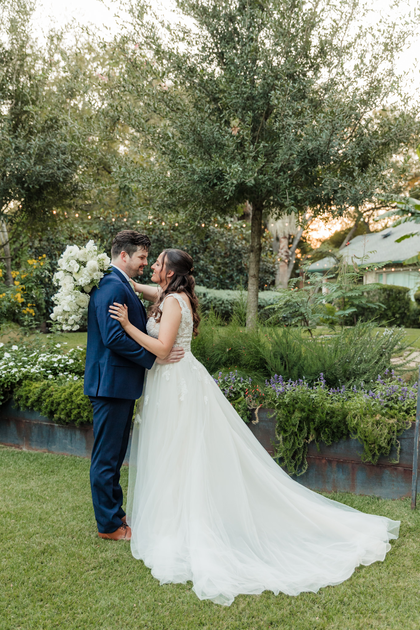 Hummingbird House Fall Wedding