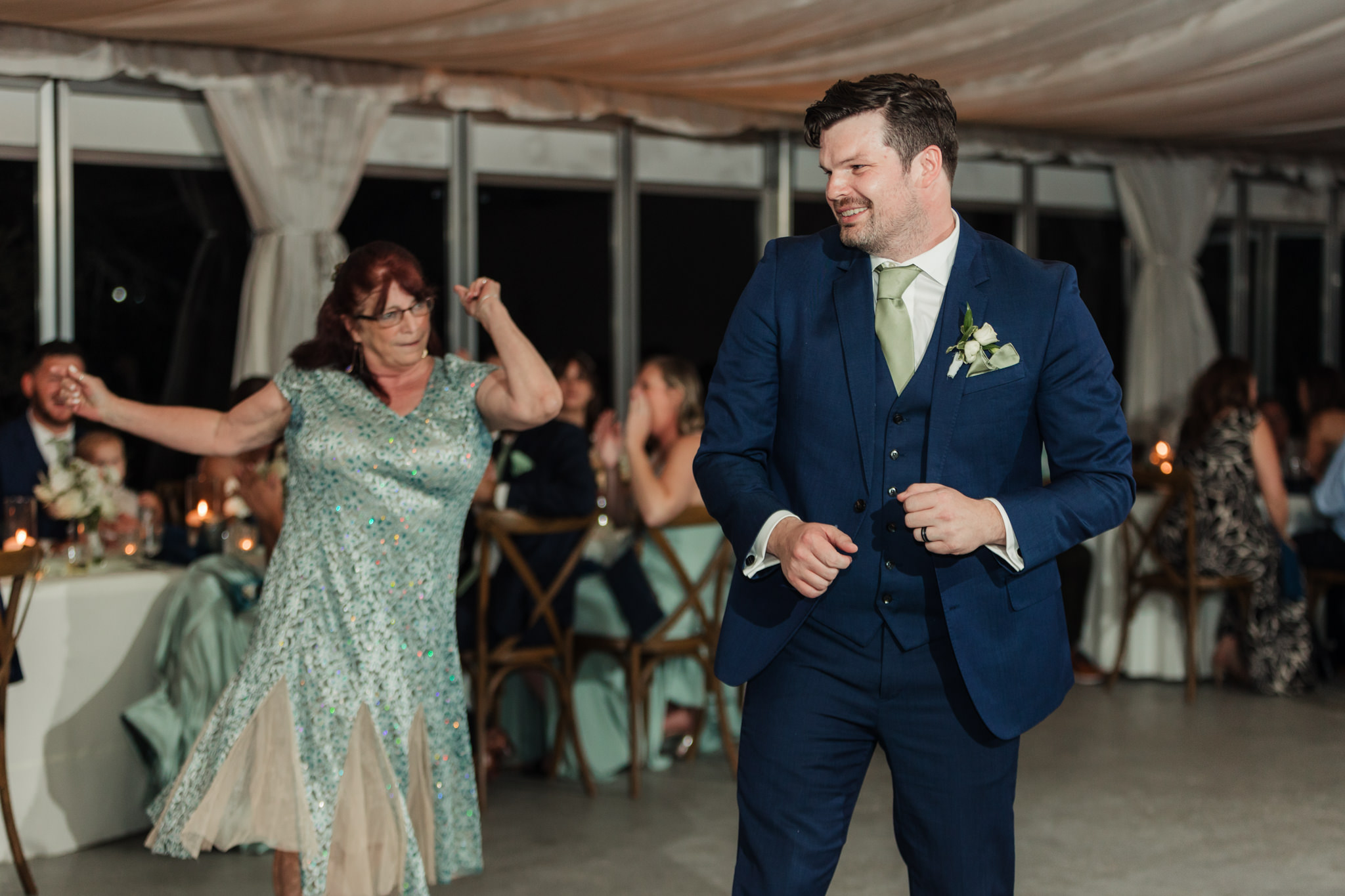 groom and mother first dance